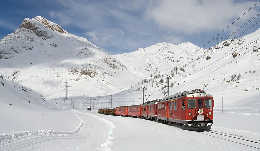 Winter Vacations Redefined: Explore by Luxury Trains