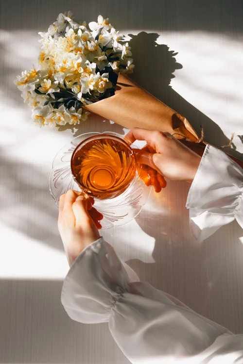 How to Build a Calming Nighttime Routine with Adaptogenic Teas (Without Counting Sheep)