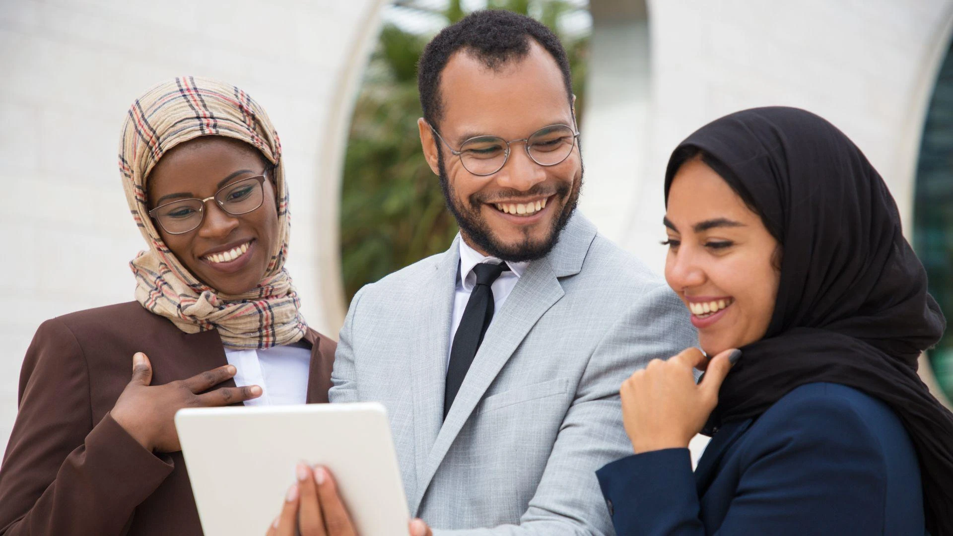 Choosing Between Contingent and Permanent Staffing