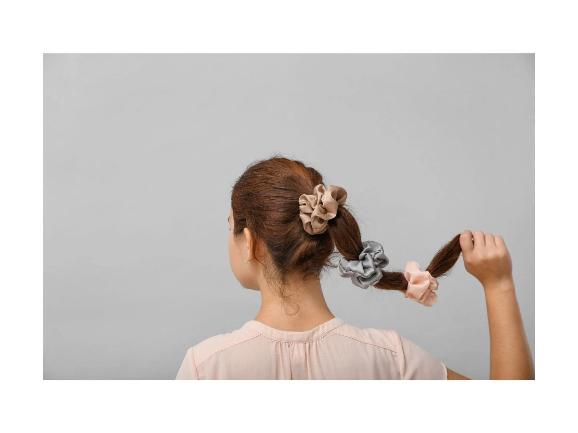 5 Chic Ways to Style Your Hair with Scrunchies