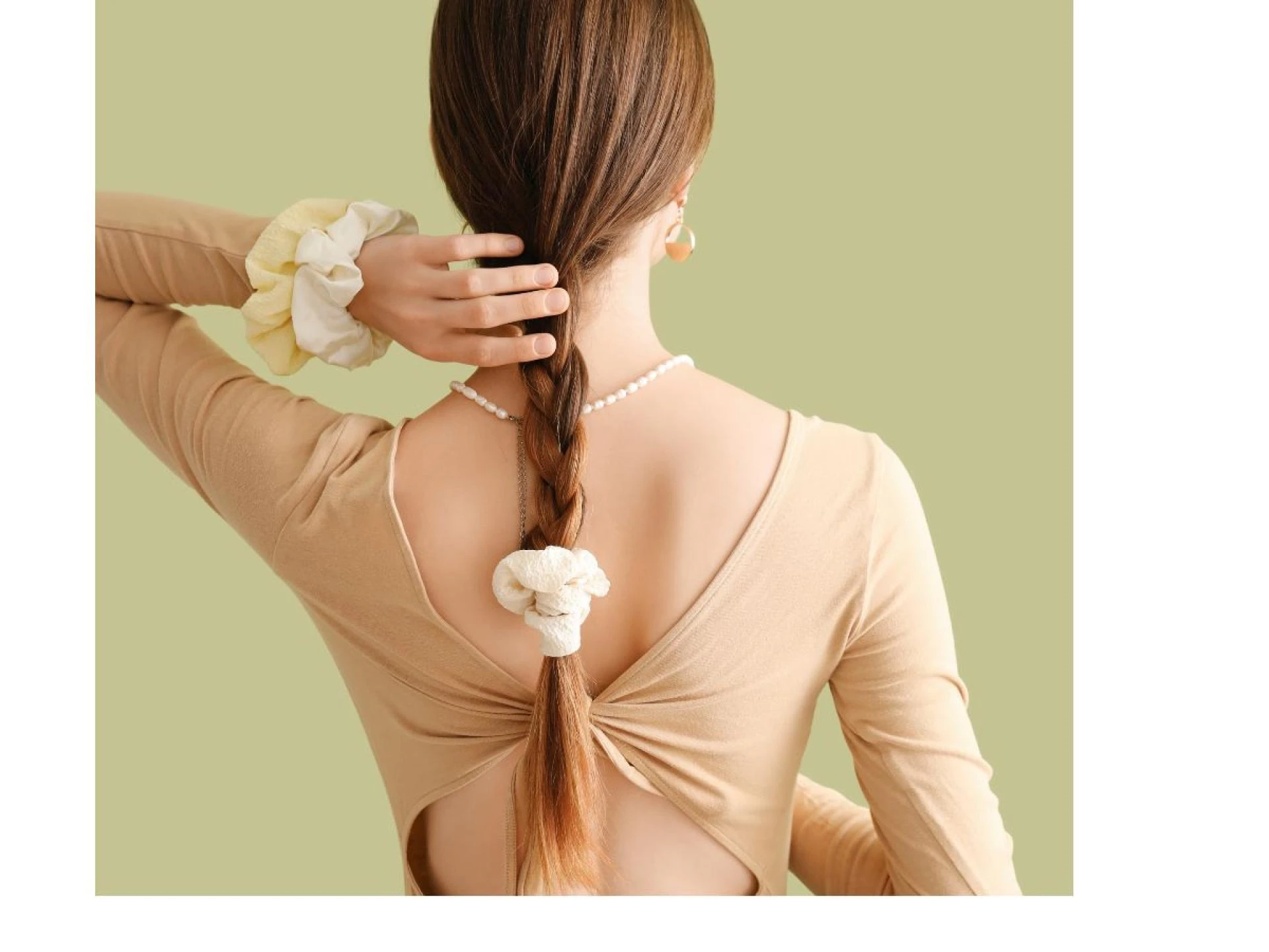 5 Chic Ways to Style Your Hair with Scrunchies