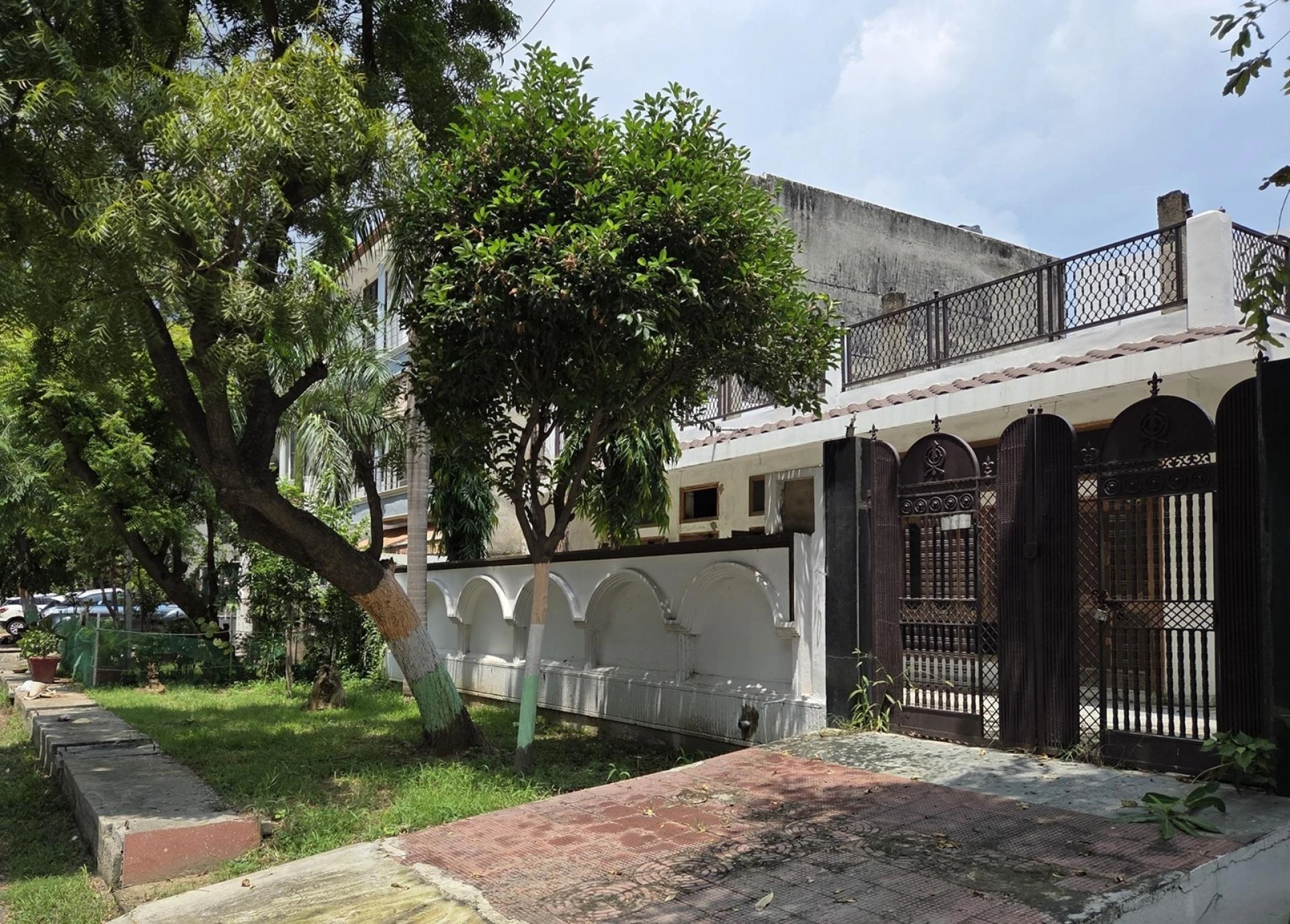 Duplex Villa for Sale in Sigma 3, Greater Noida.