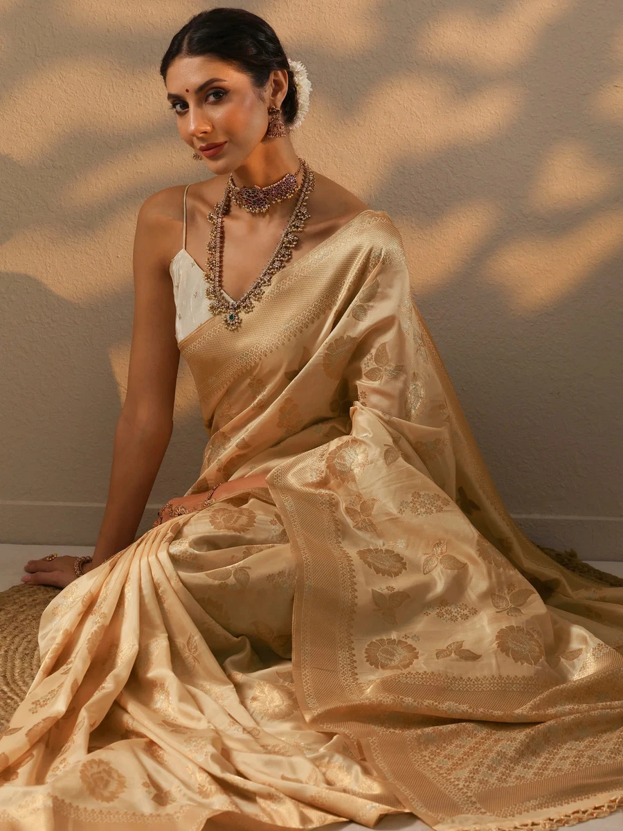 Discover elegant karwa chauth saree look by Libas.