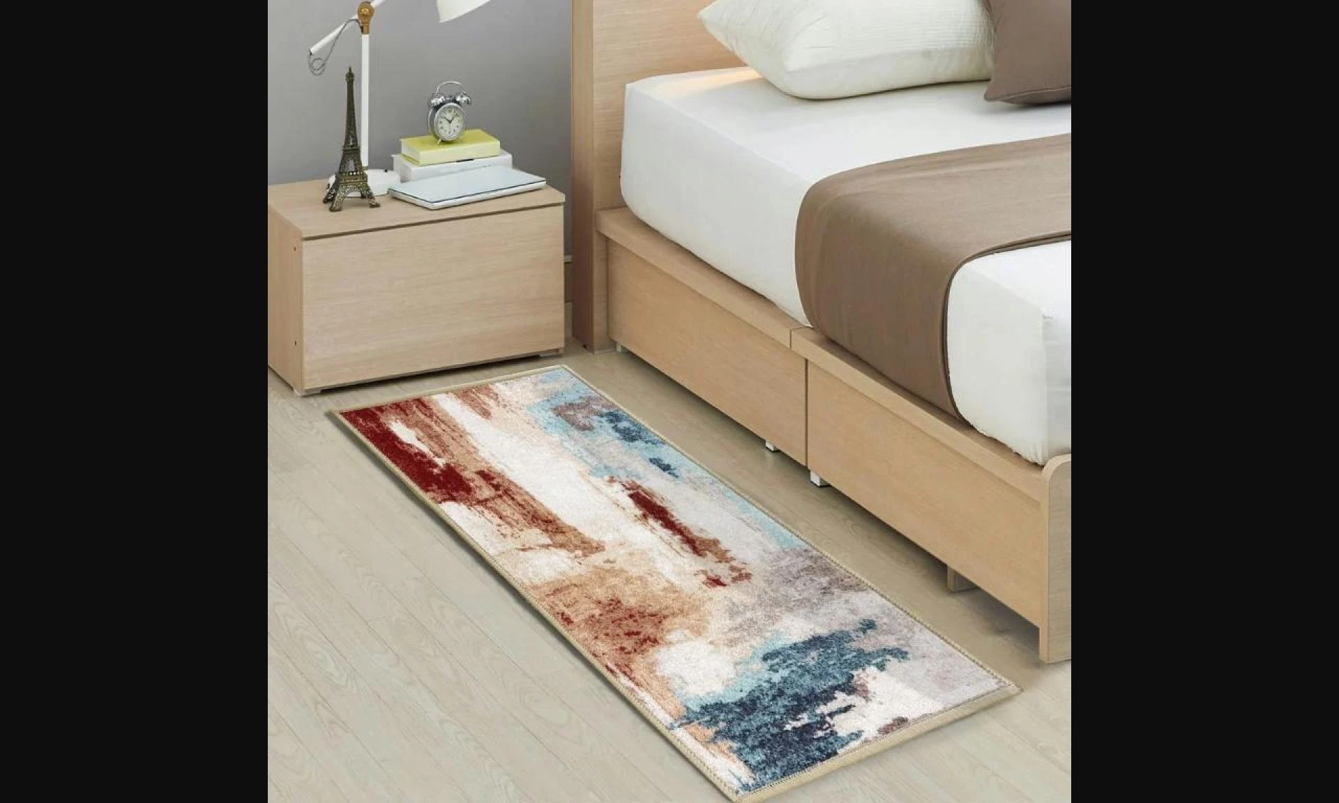 Transform Your Bedroom Aesthetics with a Stylish King Size Bed Runner and Cozy Throws