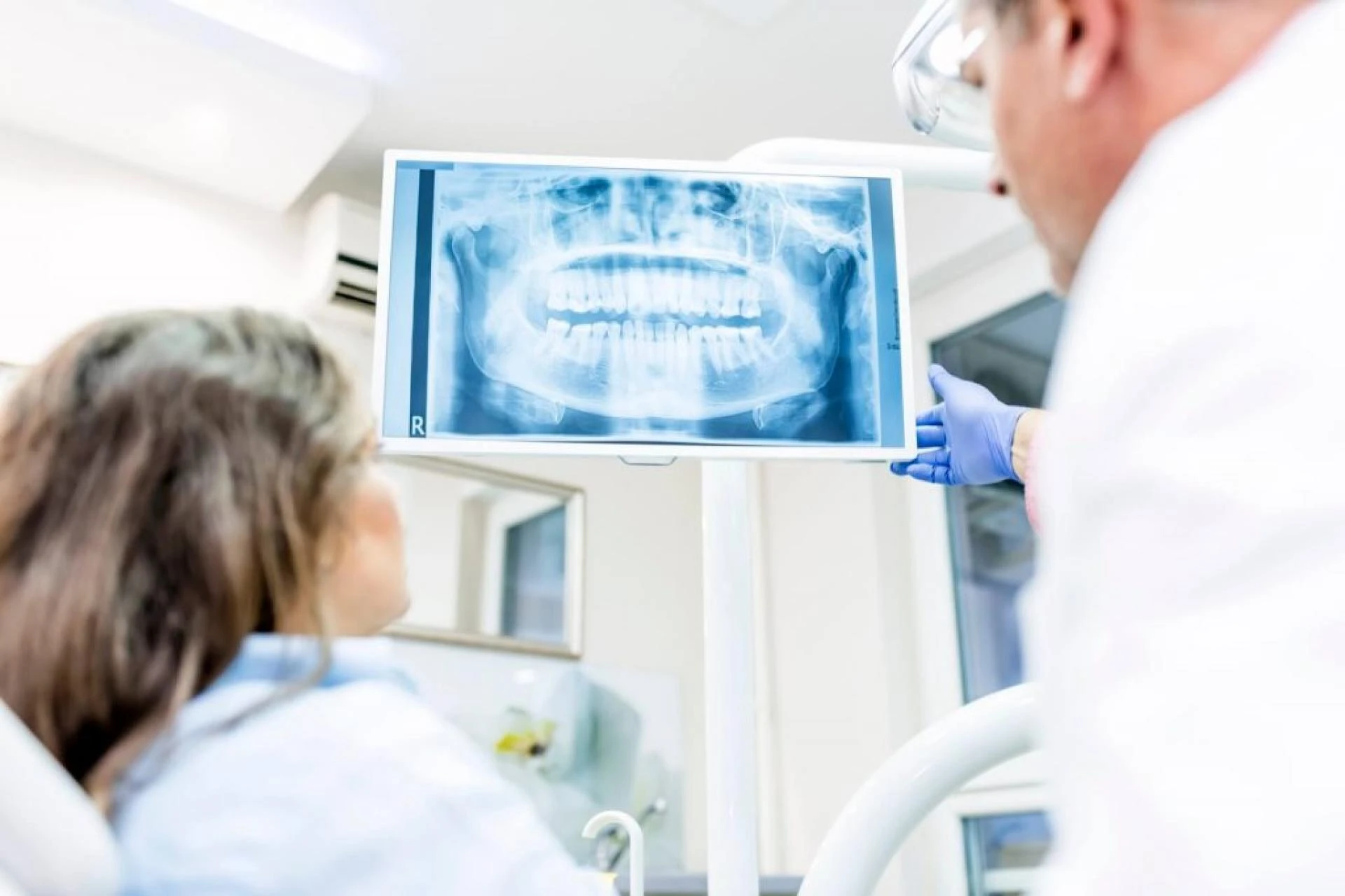 What Is Periodontics and How It Helps Treat Gum Infections ?