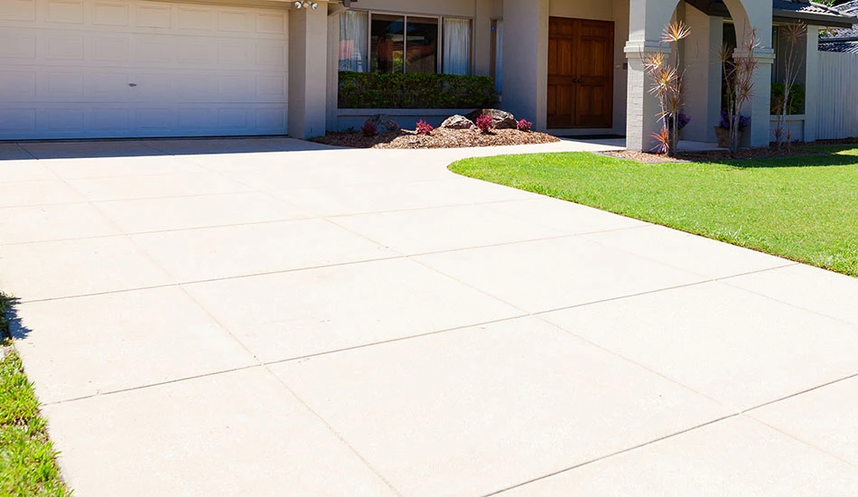 Gravel vs. Pavers for Driveway Edges: Pros, Cons, and Cost Breakdown