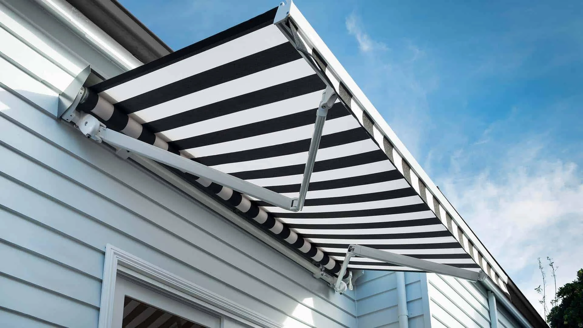 Fold Out Awnings in Melbourne: A Stylish Solution for Outdoors