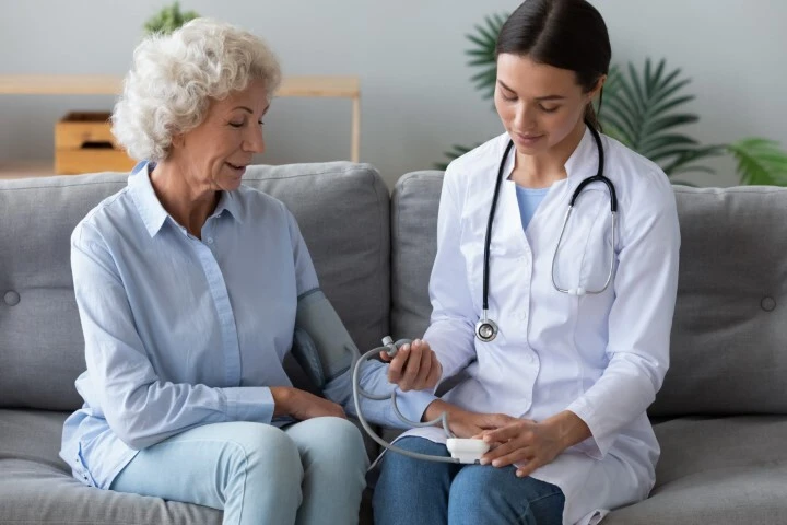 Sick at 2 AM? How Doctor on Call Services Can Be Your Lifesaver – No More ER Nightmares!