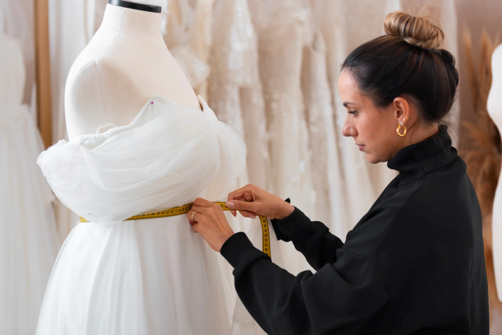 How to Find the Best Wedding Dress Shops Near You 