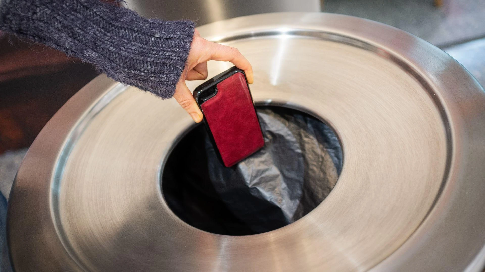 How to Recycle Broken Phone & Chargers in Leeds