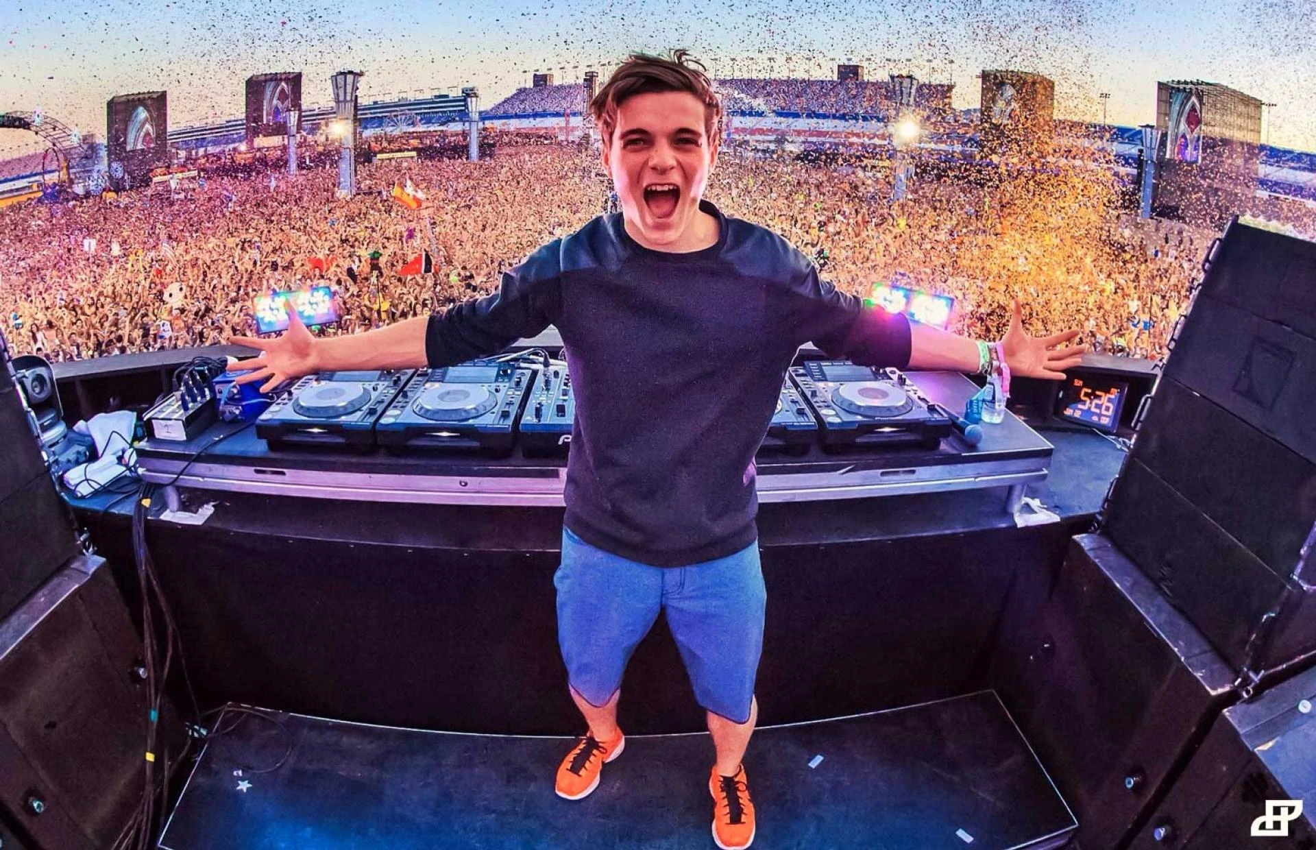 Het epicentrum van muzikale opwinding: exclusieve feesten met legendarische dj's