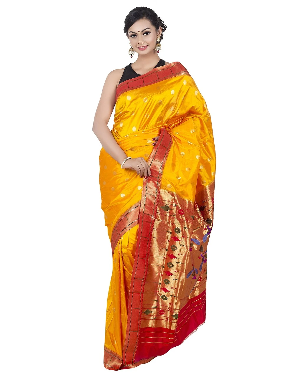 How to Ensure the Perfect Fit When Purchasing a Bridal Saree Online