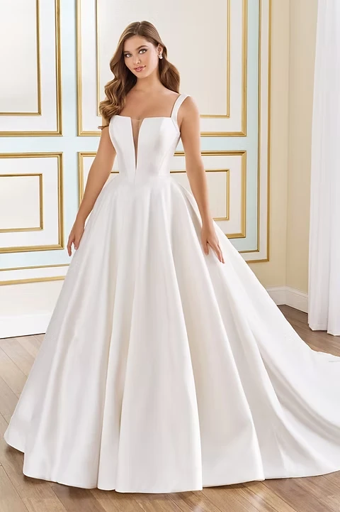 Exploring Wedding Dress Trends That Are Defining This Year