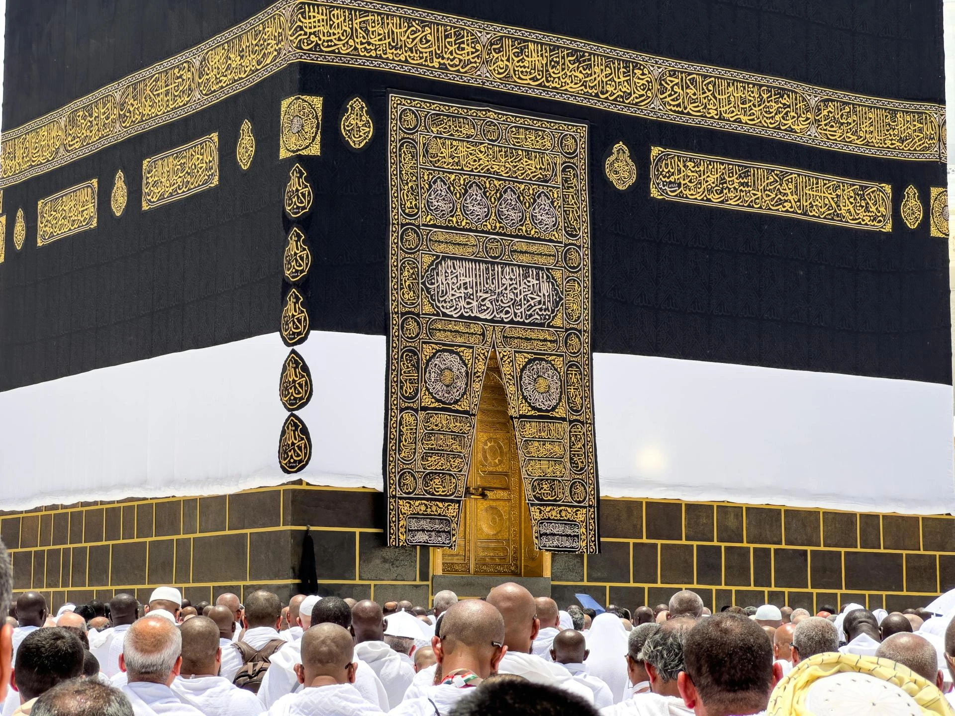 Best Times to Perform Umrah and How to Avoid the Crowds