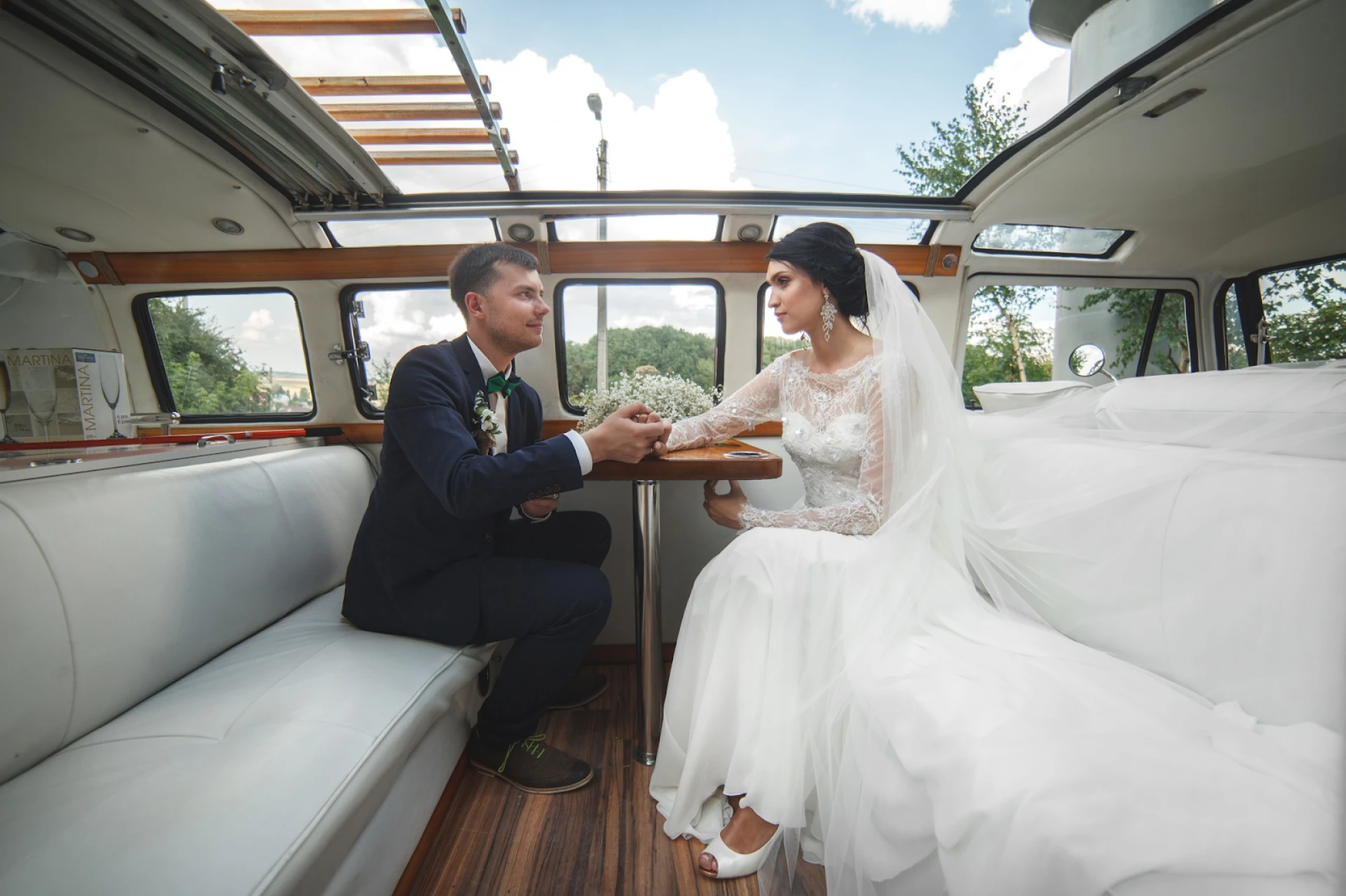 Exclusive Wedding Limo Service Orlando FL – Redefining Wedding Transportation