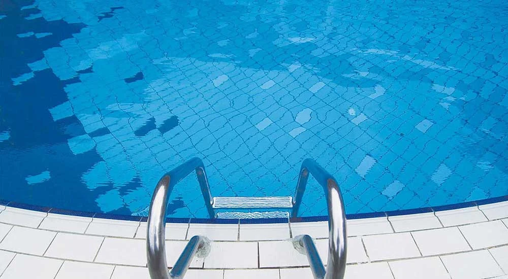 Choosing the Right Swimming Pool Tiles for Hygiene and Safety