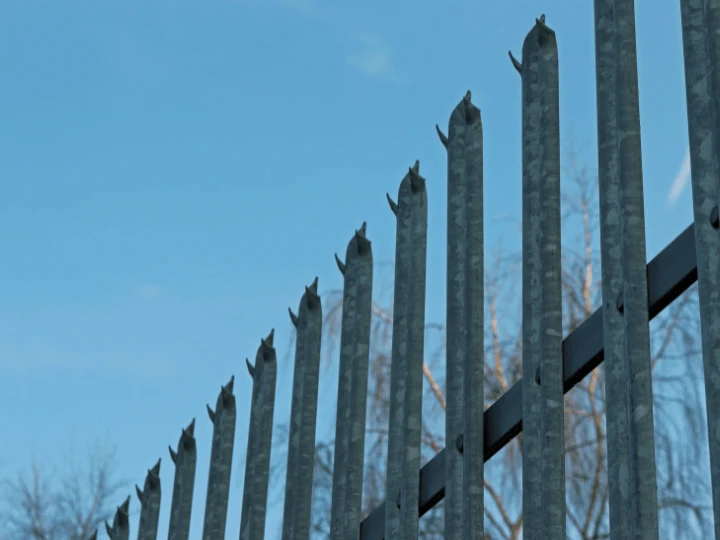 How Palisade Fencing Can Reduce Insurance Costs for Commercial Sites