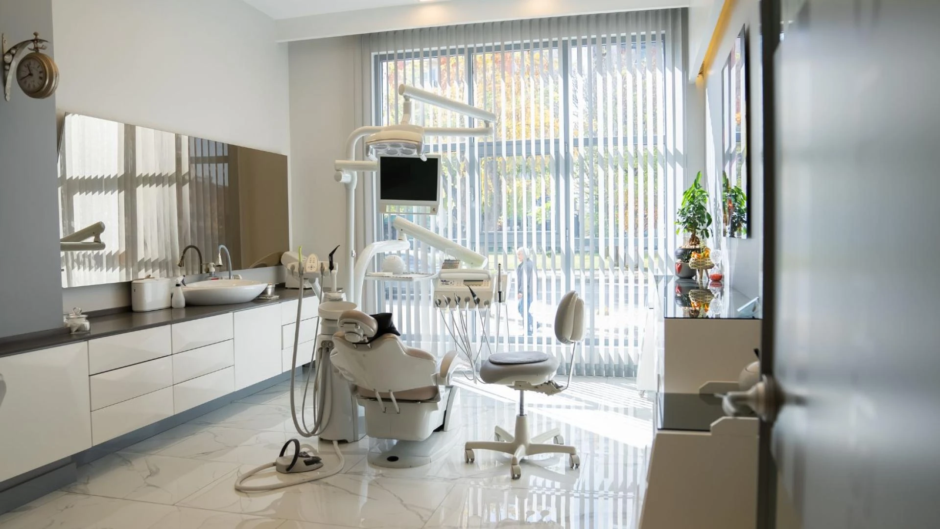 3 Things to Know Before Hiring Dental Practice Builders That Make Your Office Stand Out