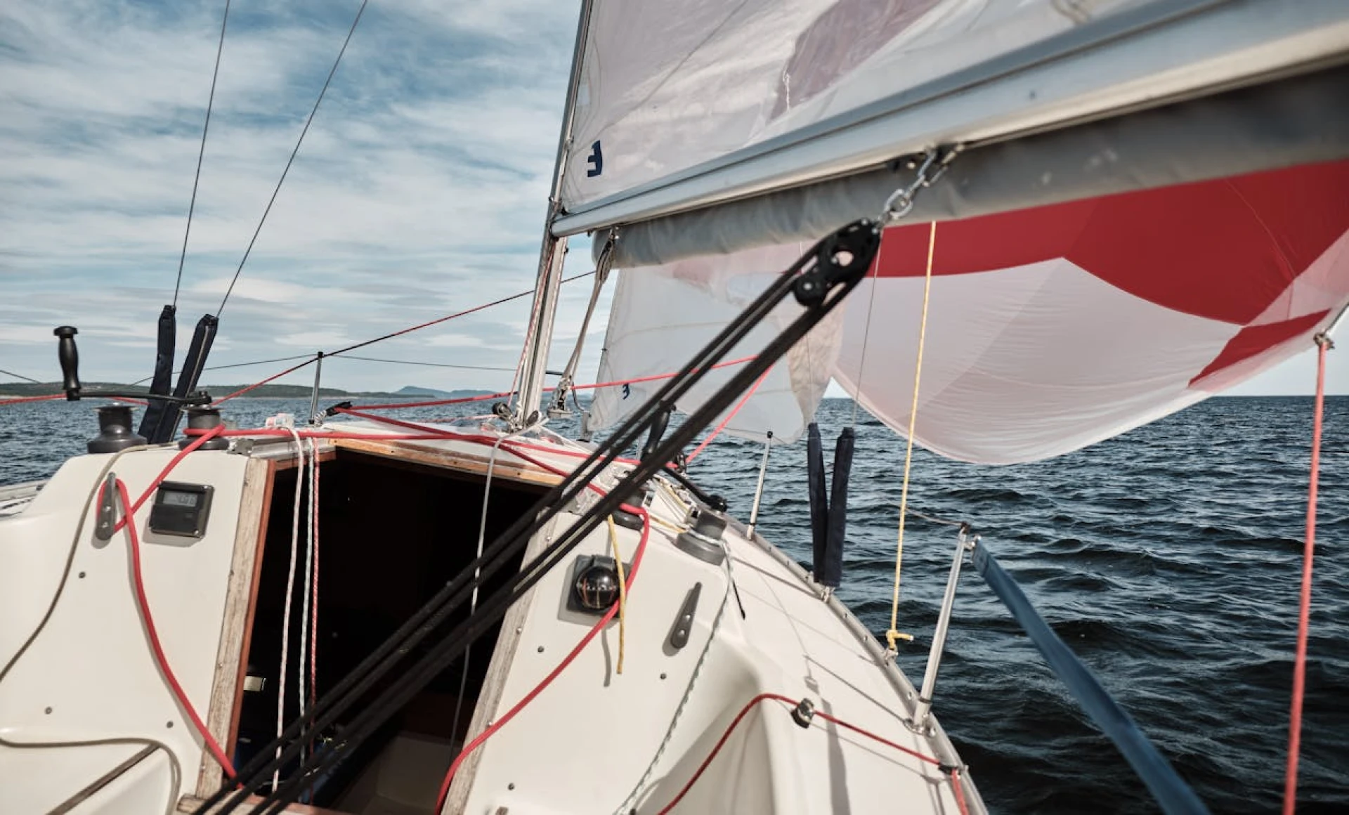 Proactive Portfolio Protection: Using Marine Warranty Surveys to Navigate a Volatile Insurance Market
