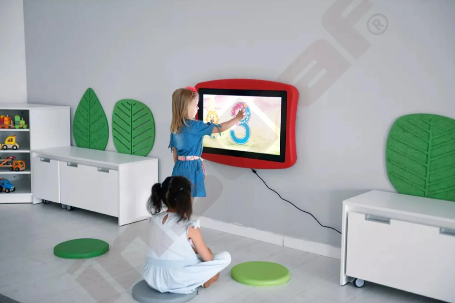 Moderne Technologien und Möbel in Kindergärten