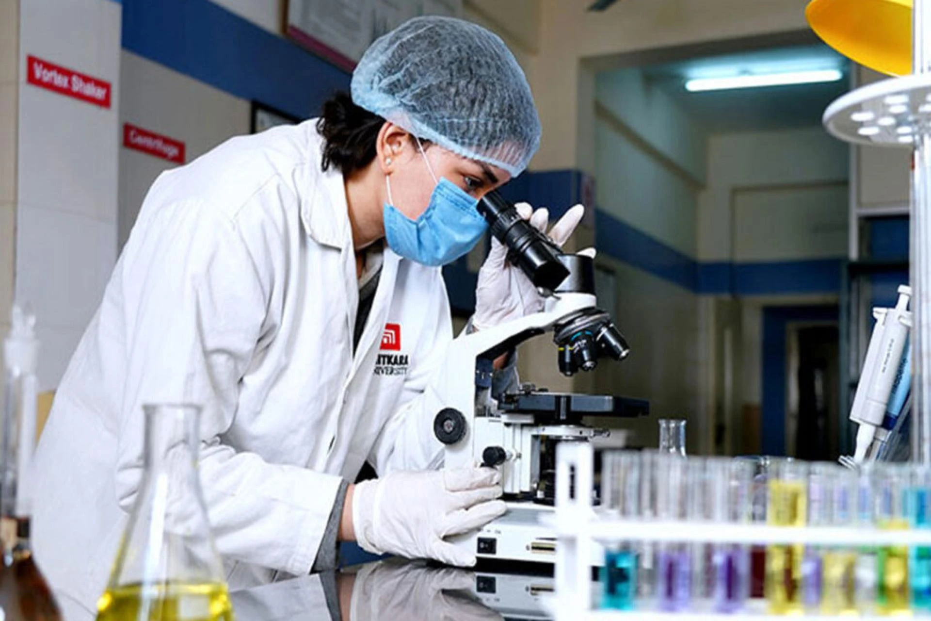 Why Students Prefer Bangalore for B Pharm Courses