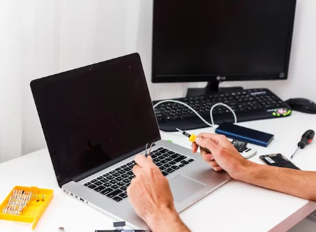 MacBook Repair in Dubai: What to Expect After a Motherboard Replacement — Performance, Warranty & Reliability