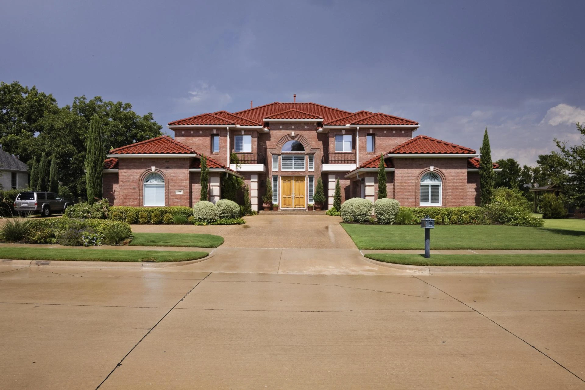 Where Luxury Cash Buyers Are Headed as Interest Rates Stay High