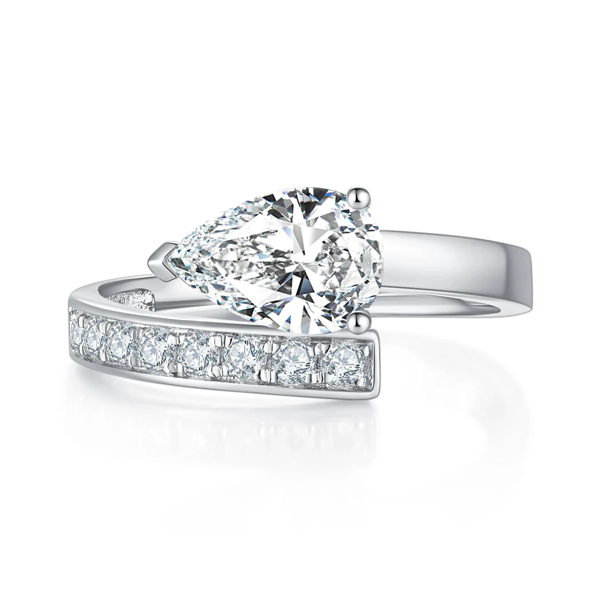 Modern Romance Redefined: Wedding Bands with Lab Grown Diamonds
