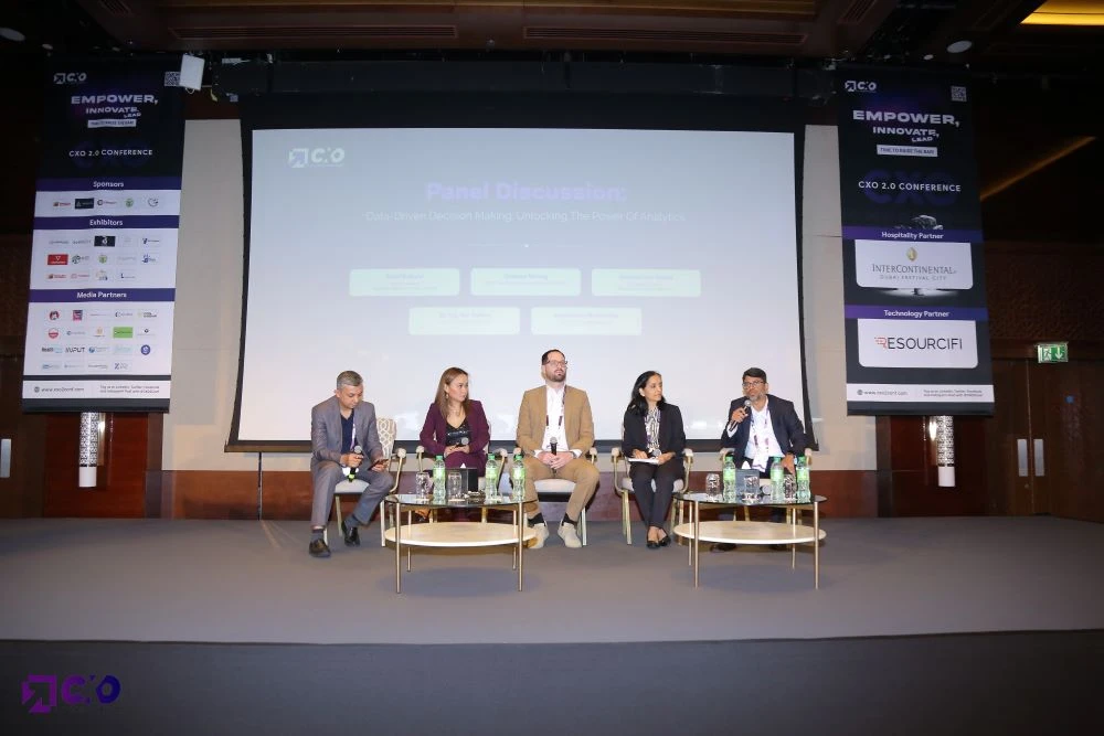 How Leadership Conventions Help Executives Wield AI’s Double-Edged Sword