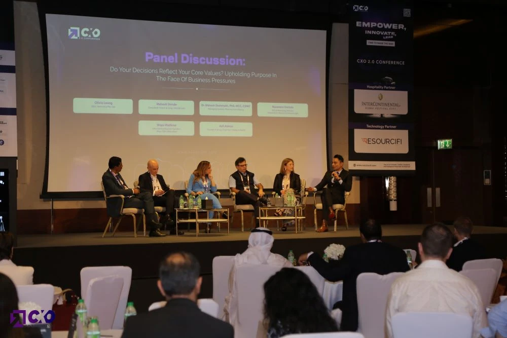 How Leadership Conventions Help Executives Wield AI’s Double-Edged Sword