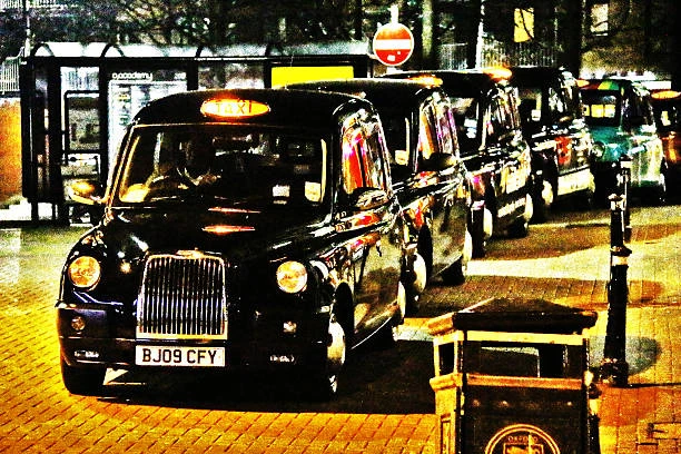 Mastering Oxford with Local Taxis: Travel Tips and Insights