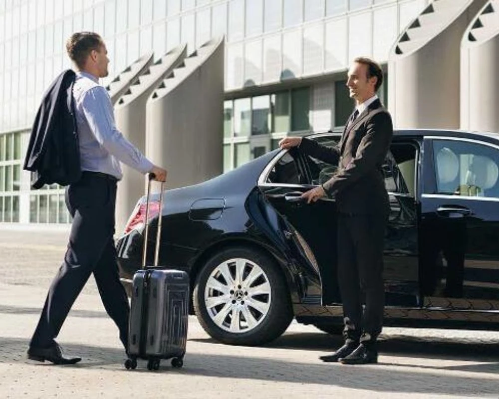 24-Hour Airport Limo Transportation Services: Luxury, Safety, and Reliability Explained