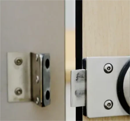 Exploring the Best Aluminium Hinges Manufacturers: Quality You Can Trust