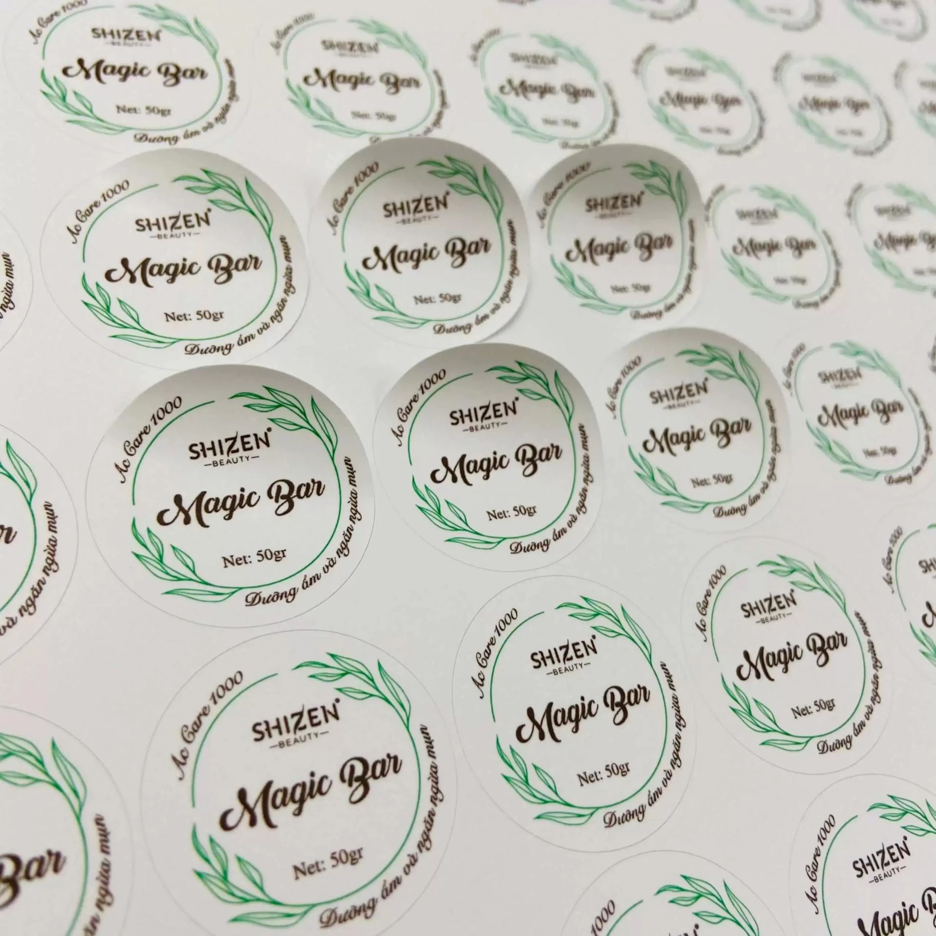 Cách sử dụng logo dán để tăng độ nhận diện thương hiệu tại TPHCM