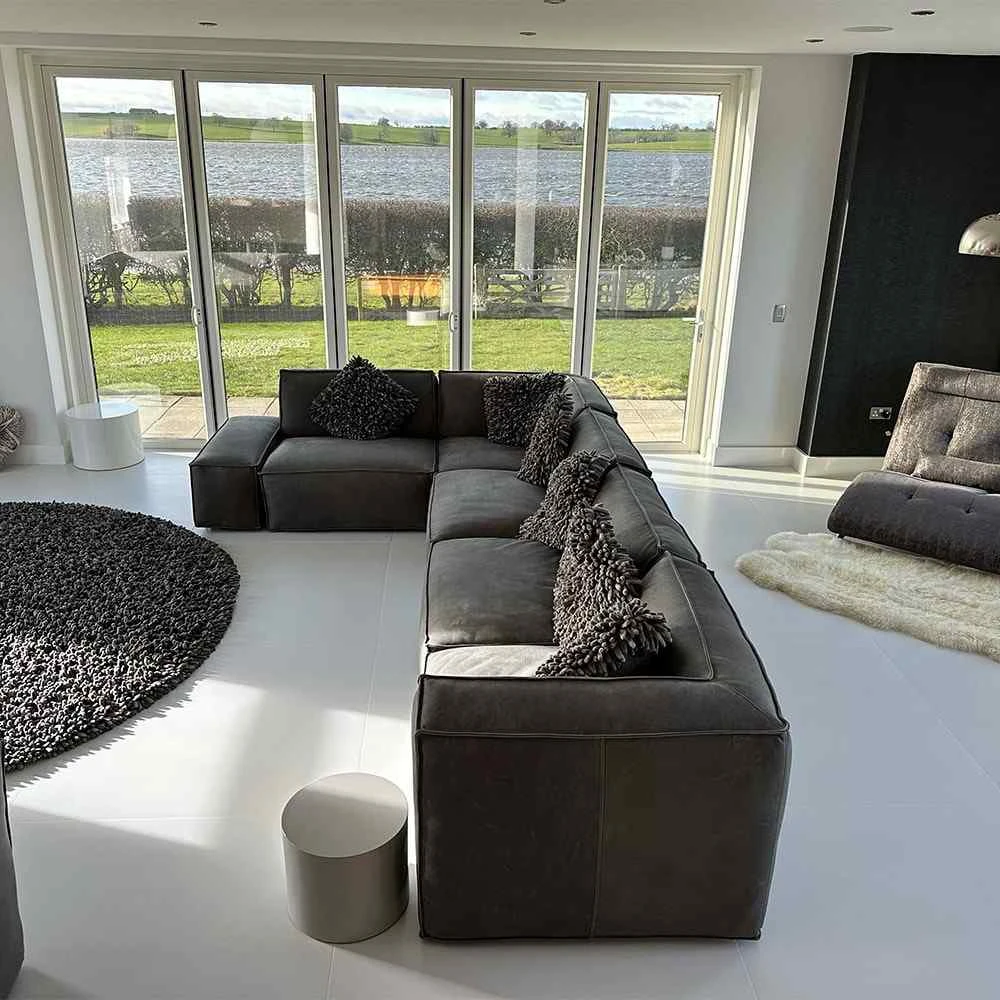 Top 7 Marble-Effect LVT Styles for UK Homes