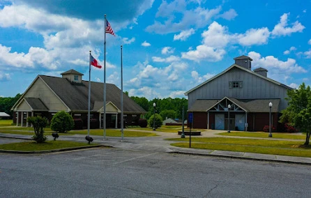 Reasons to Work with a Commercial Construction Company