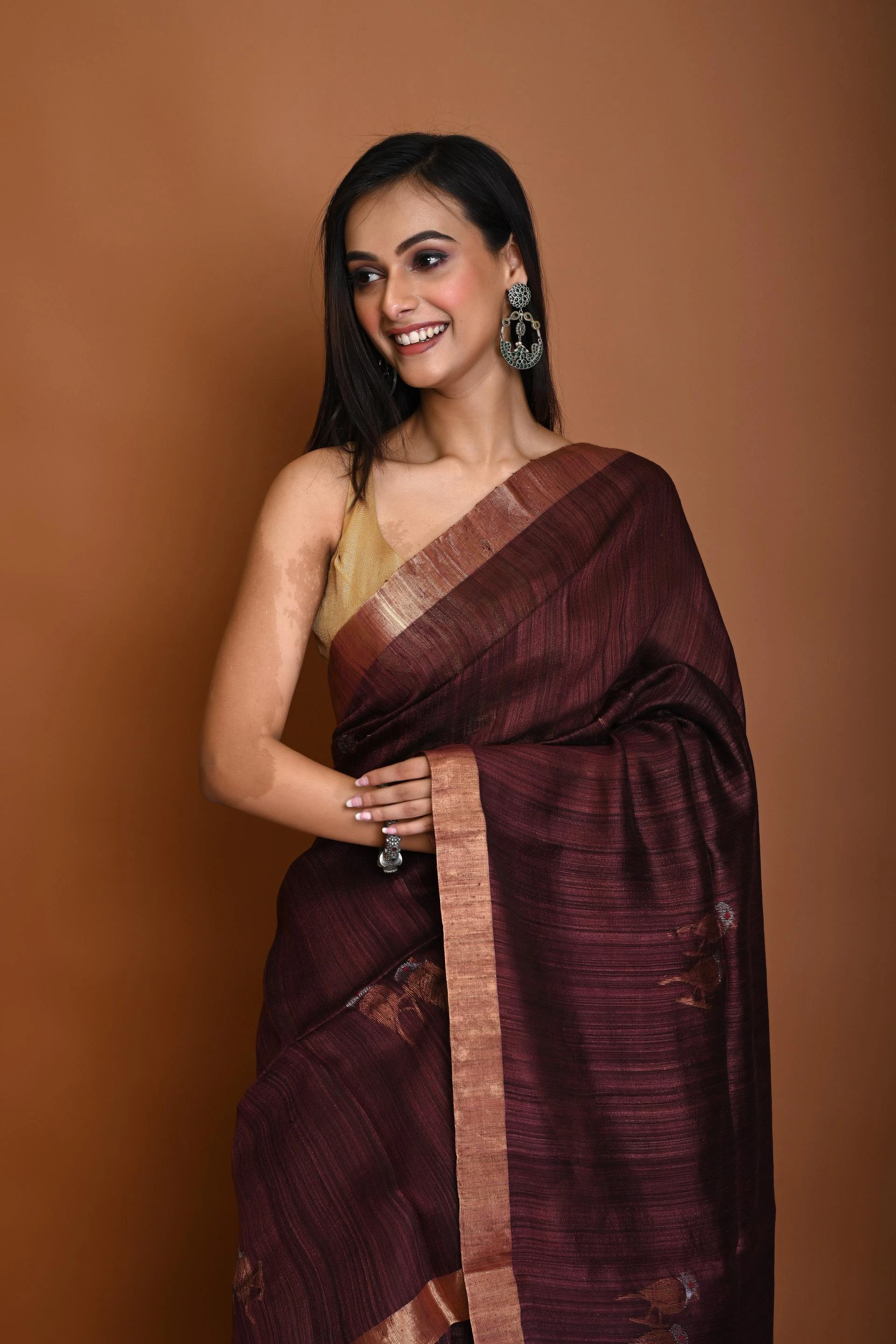 Elegance in Every Drape: Why Matka Silk Sarees Are the New Favourite in Online Sarees for Women