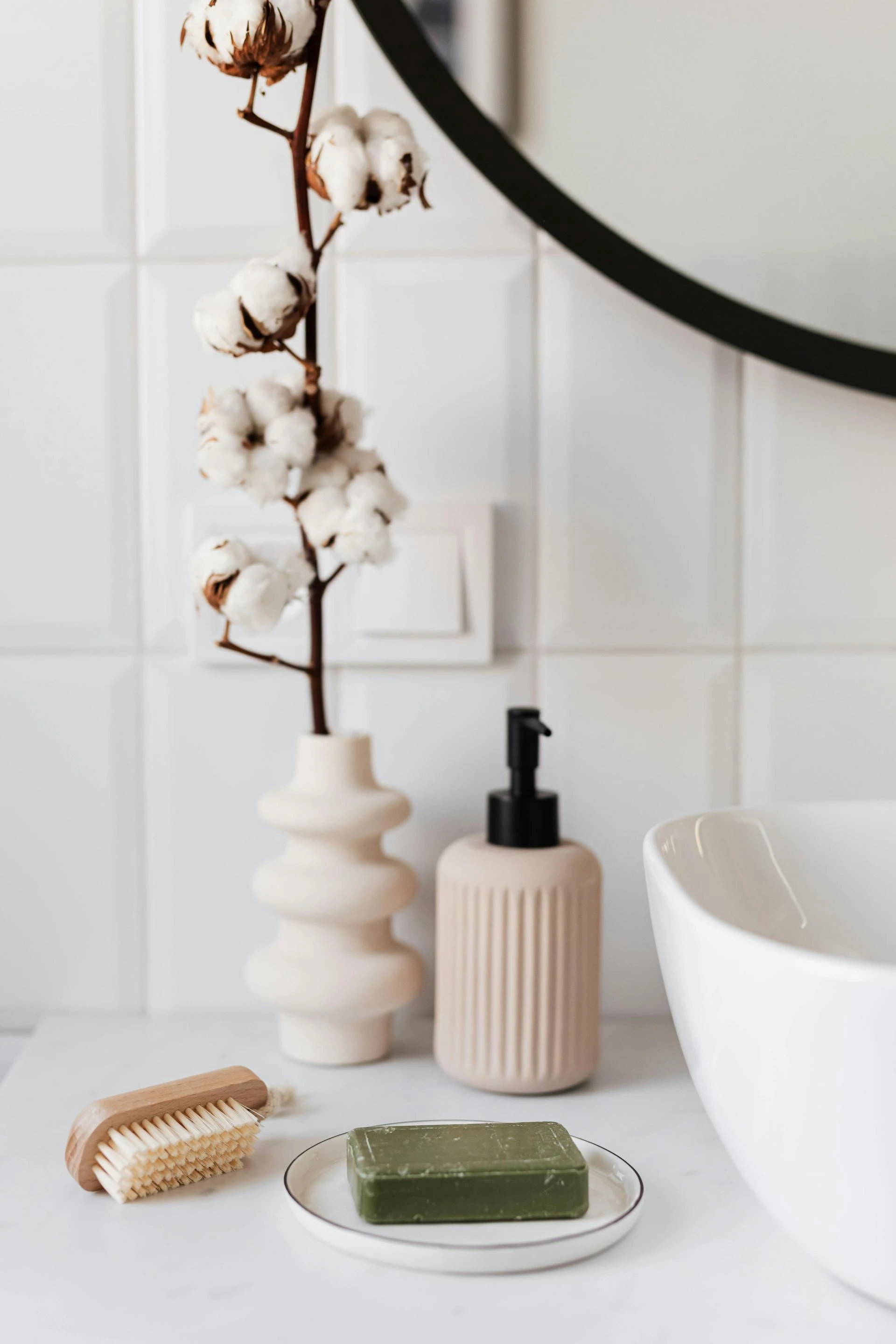 Black Hand Soap Dispenser – A Stylish and Practical Addition to Every Home.