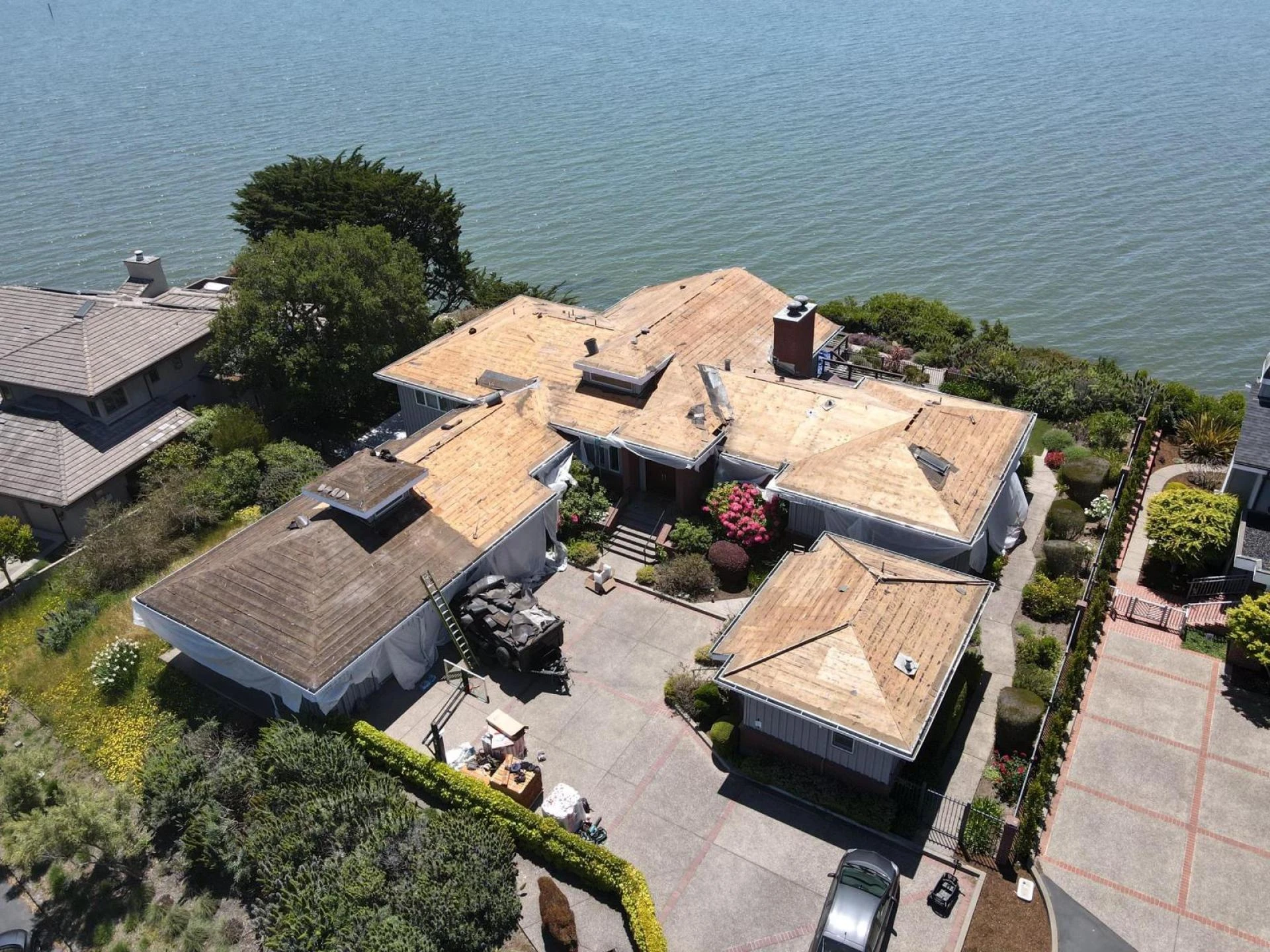 Apollo Roofing Company: San Rafael’s Premier Roofing Solution