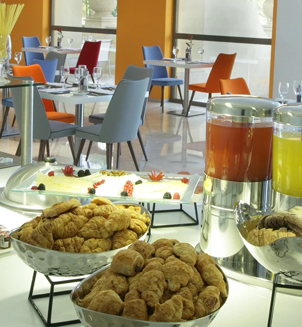 Exploring Top Venues Near Ramada Jumeirah for Weddings & Dining