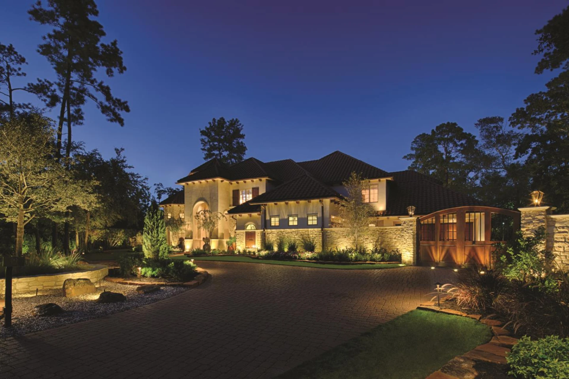 Instant Curb Appeal: How Professional Exterior Lighting Makes a Home Pop