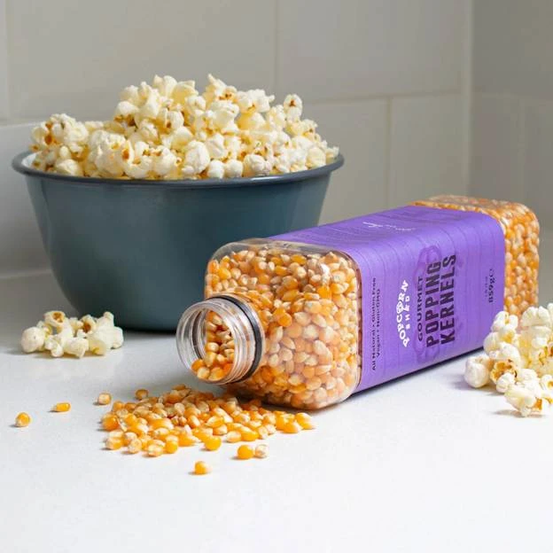 Popcorn Kernel That Makes Your Christmas Crunchy, Cozy and Magical