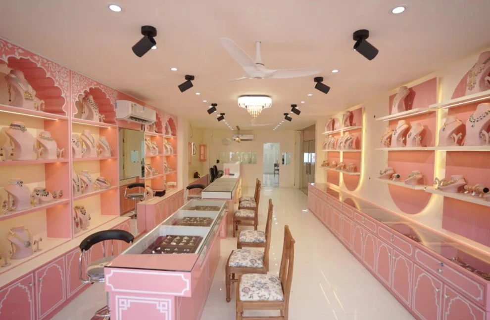 How to Choose the Perfect Wedding Necklace for Women Brides