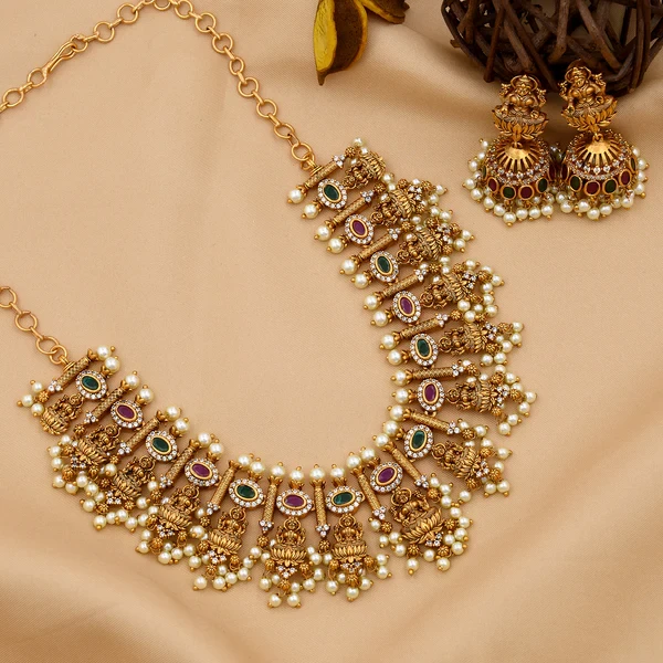 Which Antique Necklace Design Works for Wedding Functions?