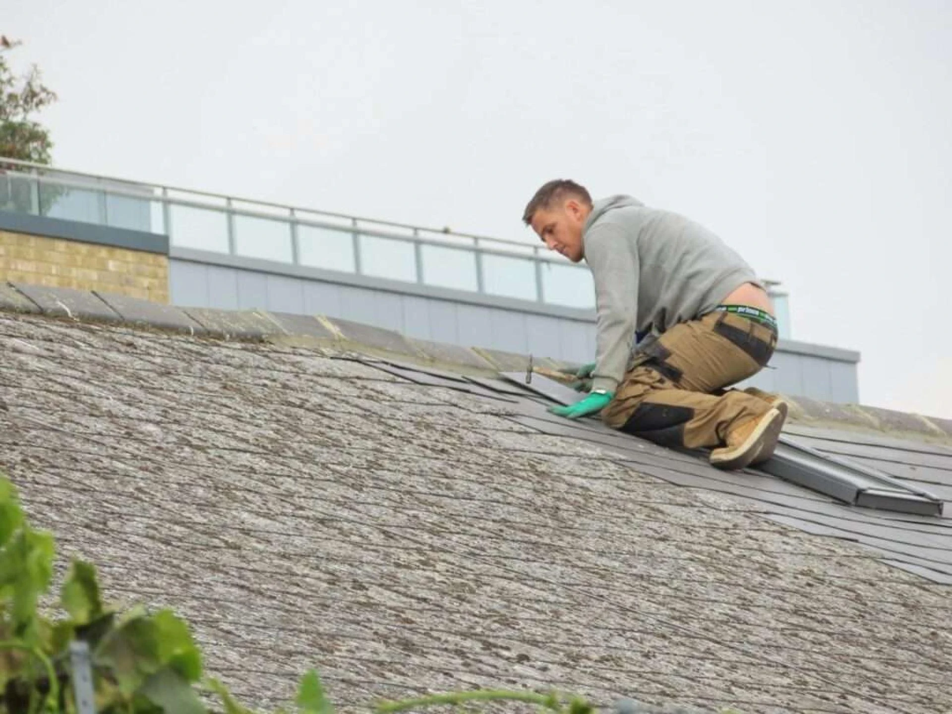 9 Things to Verify Before Hiring a Holland Patent Roofing Contractor