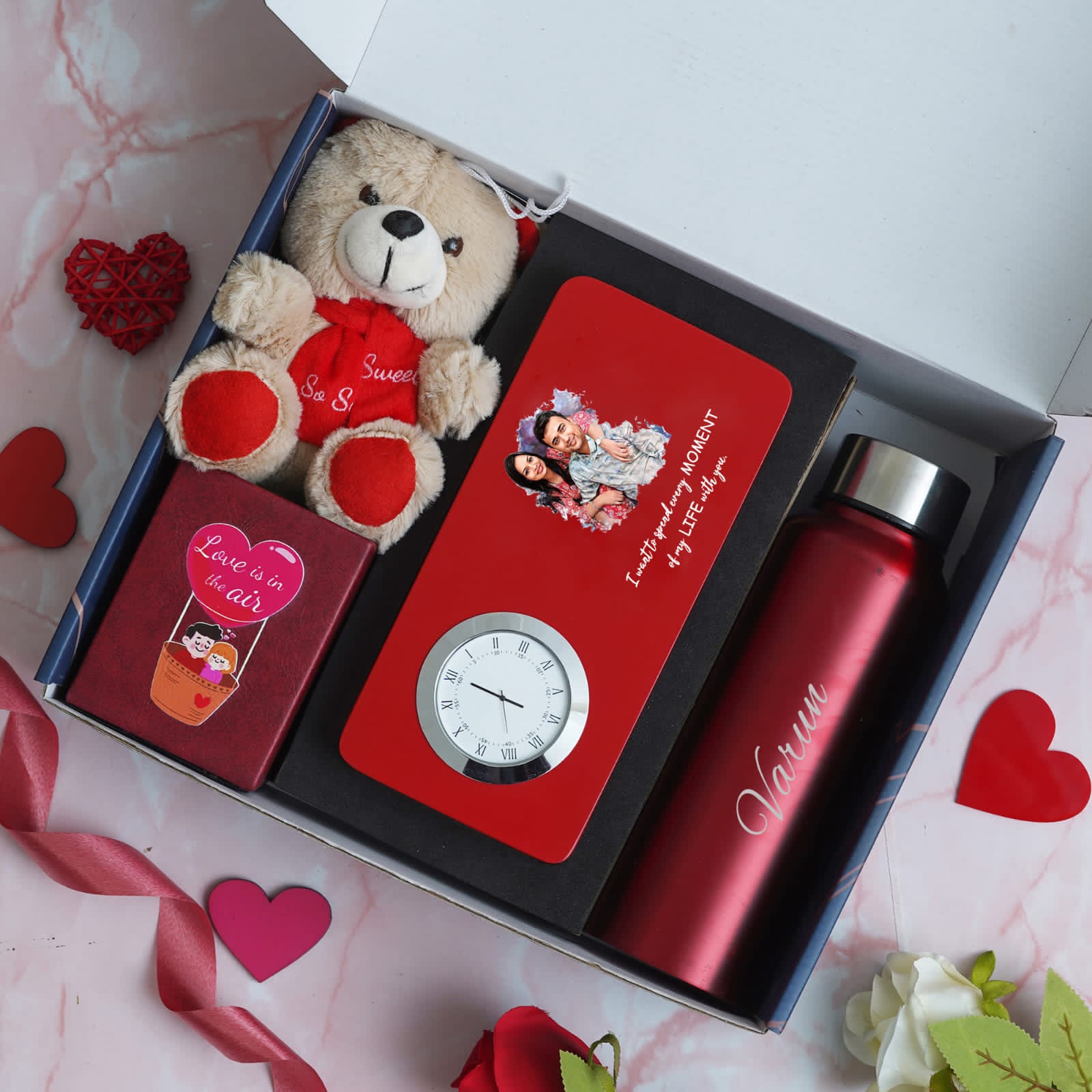 couple valentine present