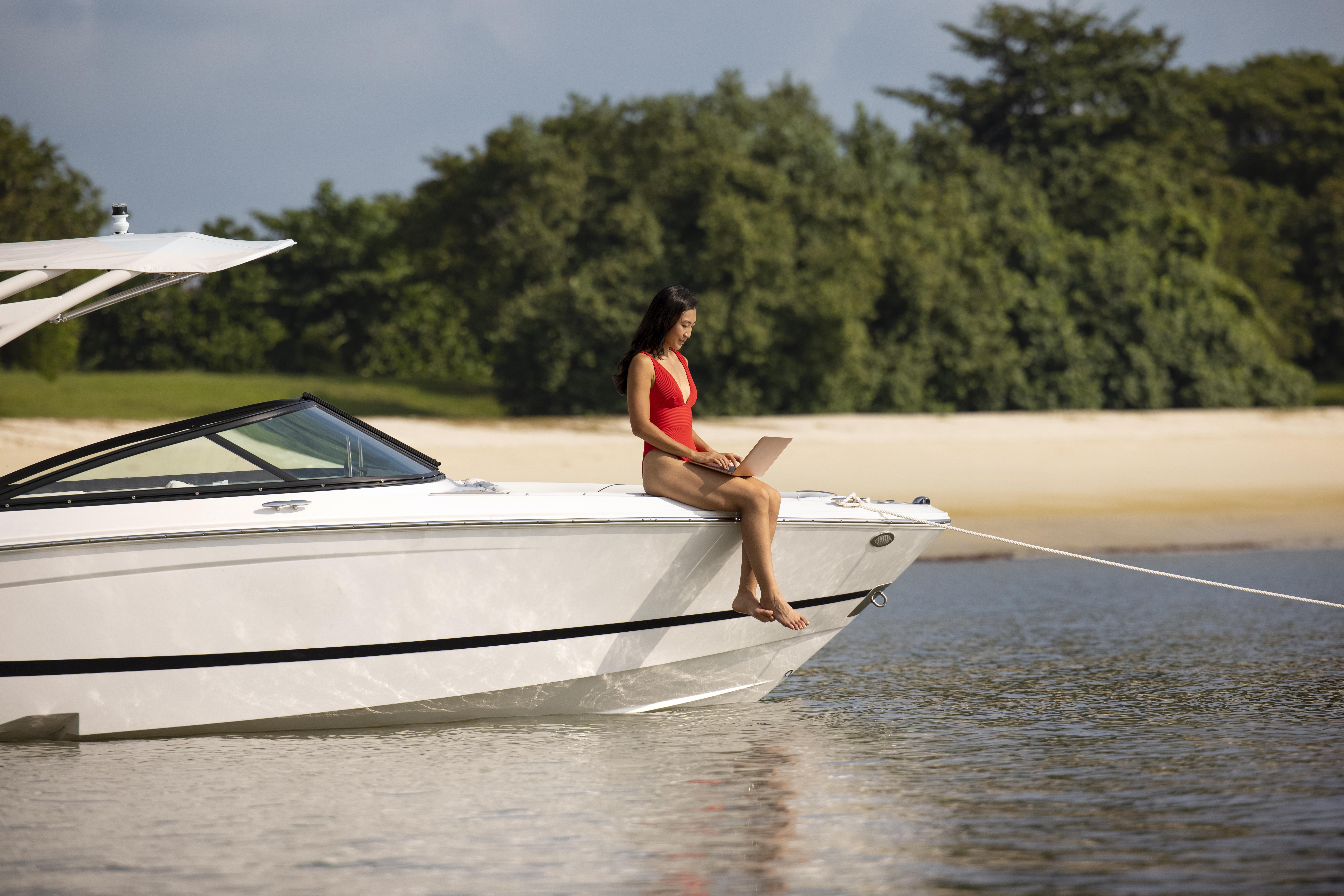 Why Is a Boat Charter in Charleston the Best Way to Explore the Coast?
