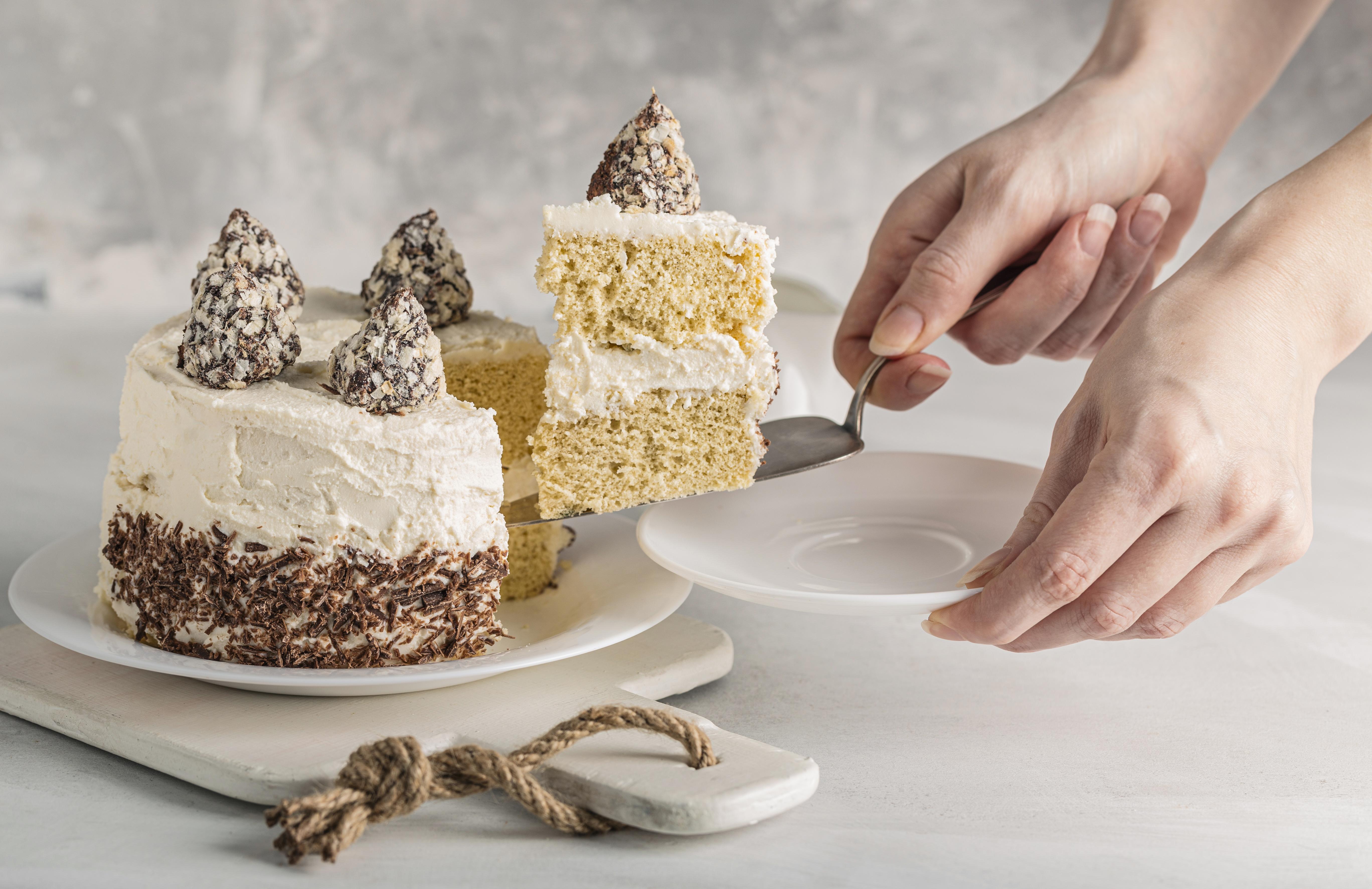 How to Bake a Birthday Cake for Diabetic Guests Using Sugar-Free Cakes – CakeFlix