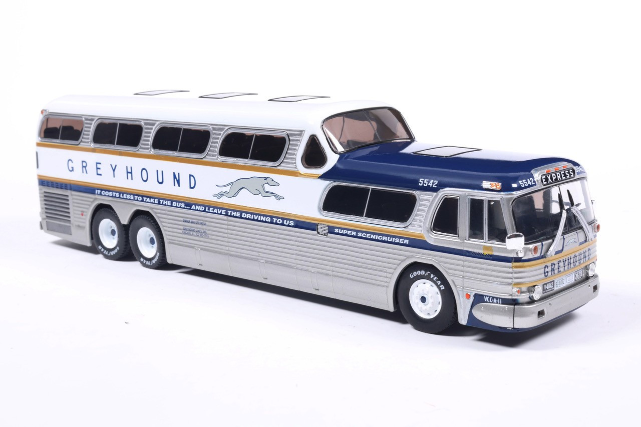 Iconic Replicas Buses for Collectors Who Love Classic Transport