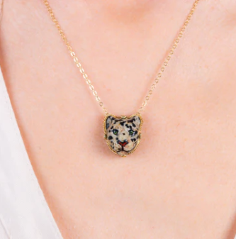 Fine Luxury Gemstone Jewelry Paired with Exquisite Carved Stone Jewelry Designs